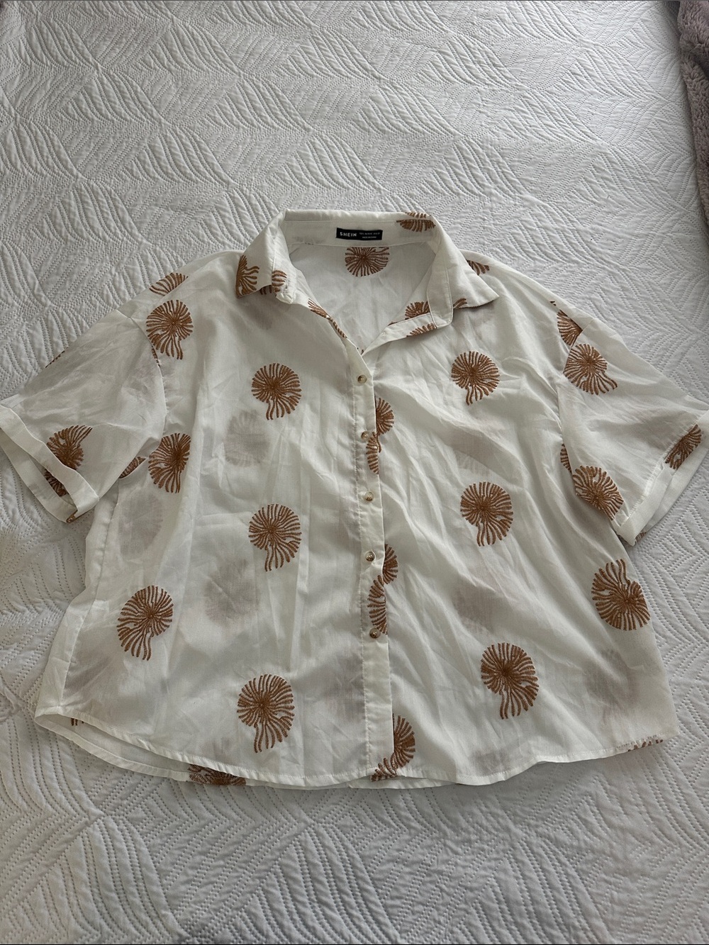 SHEIN Cream Short-Sleeve Button-Up Shirt and Shorts SET w Brown Sunburst Print
